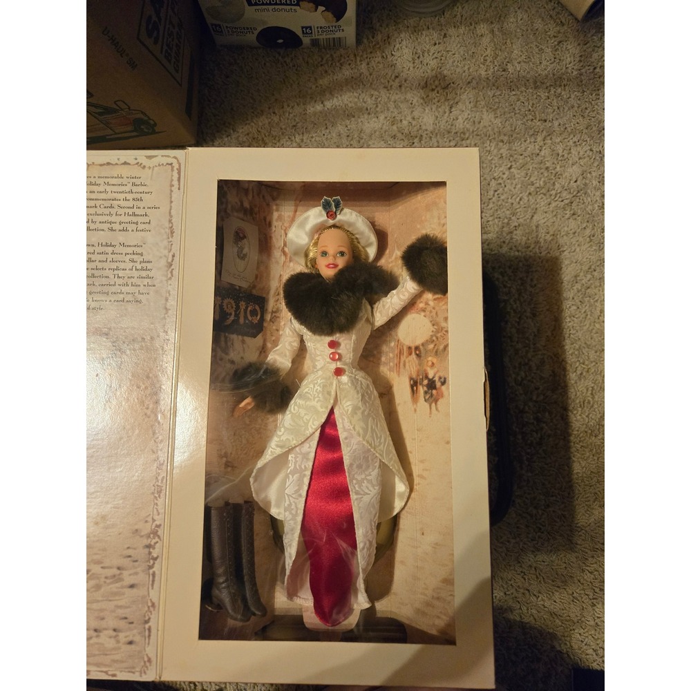 Mattel Holiday Memories Barbie Special Edition Hallmark 1995 85th Anniversary